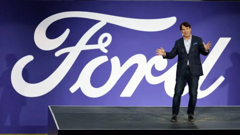 Ford обіцяє випустити електромобіль за  тис. до 2027 року — photo 11797