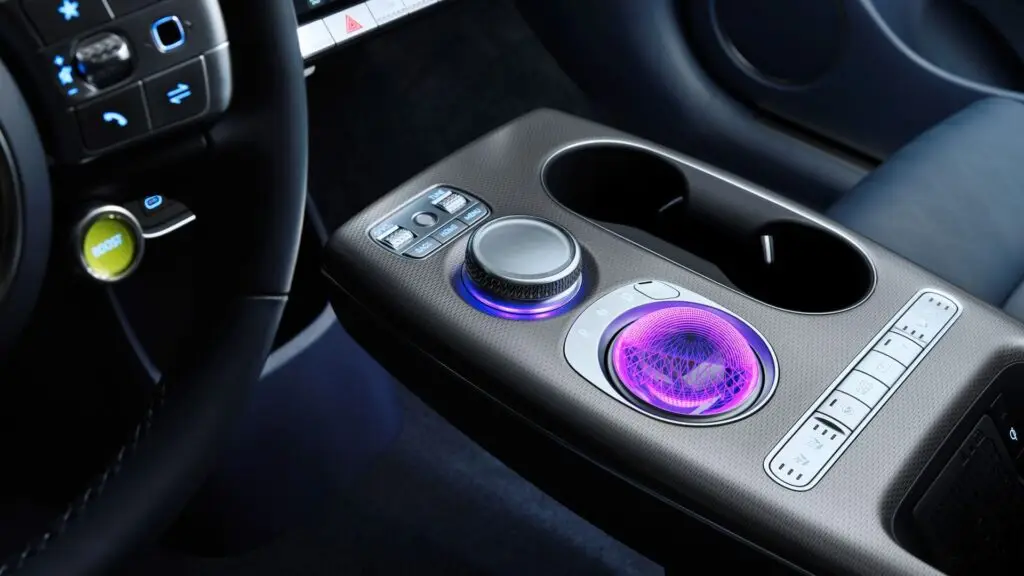 Оновлений Genesis GV60 отримає «заряджену» версію Hot Magma — photo 4