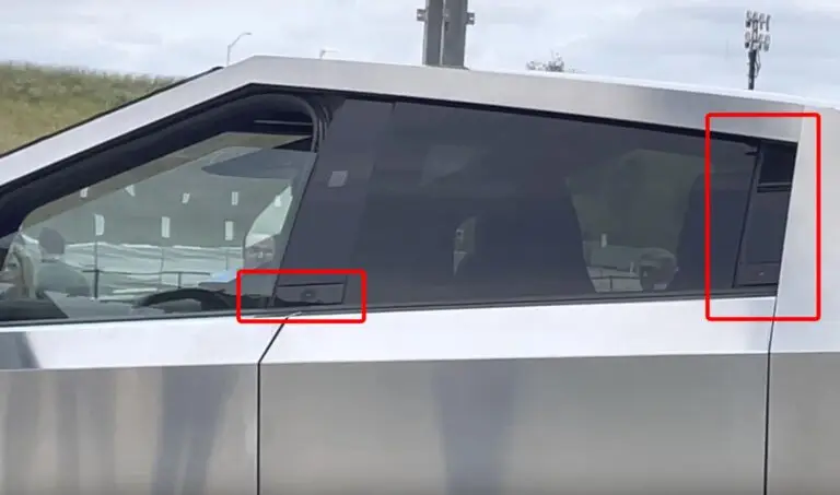 Конструкція дверей Tesla Cybertruck відправила чоловіка в лікарню — photo 12741