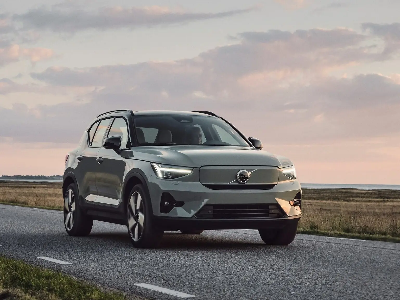 Огляд Volvo XC40 Recharge – Магія комфорту — photo 10