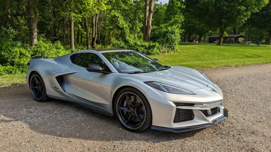 E-Ray – вдалий перехід до суто електричного суперкару Chevrolet Corvette — photo 2