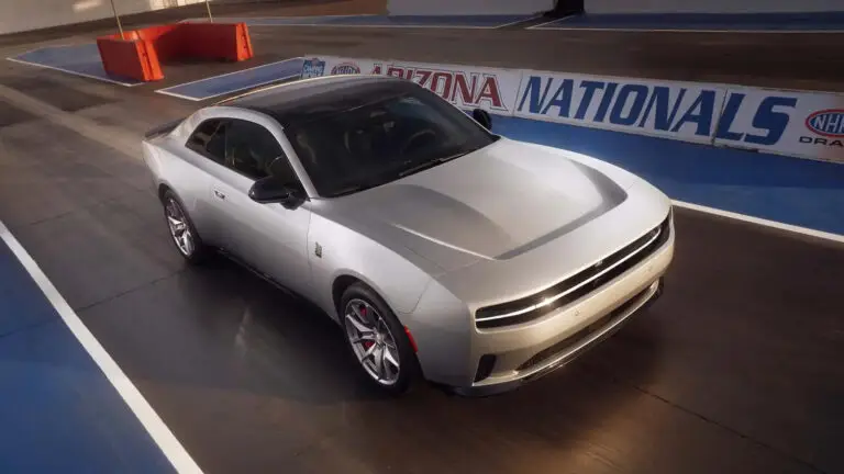 Передній багажник елекричного Dodge Charger – серед дорогих опцій  — photo 14971
