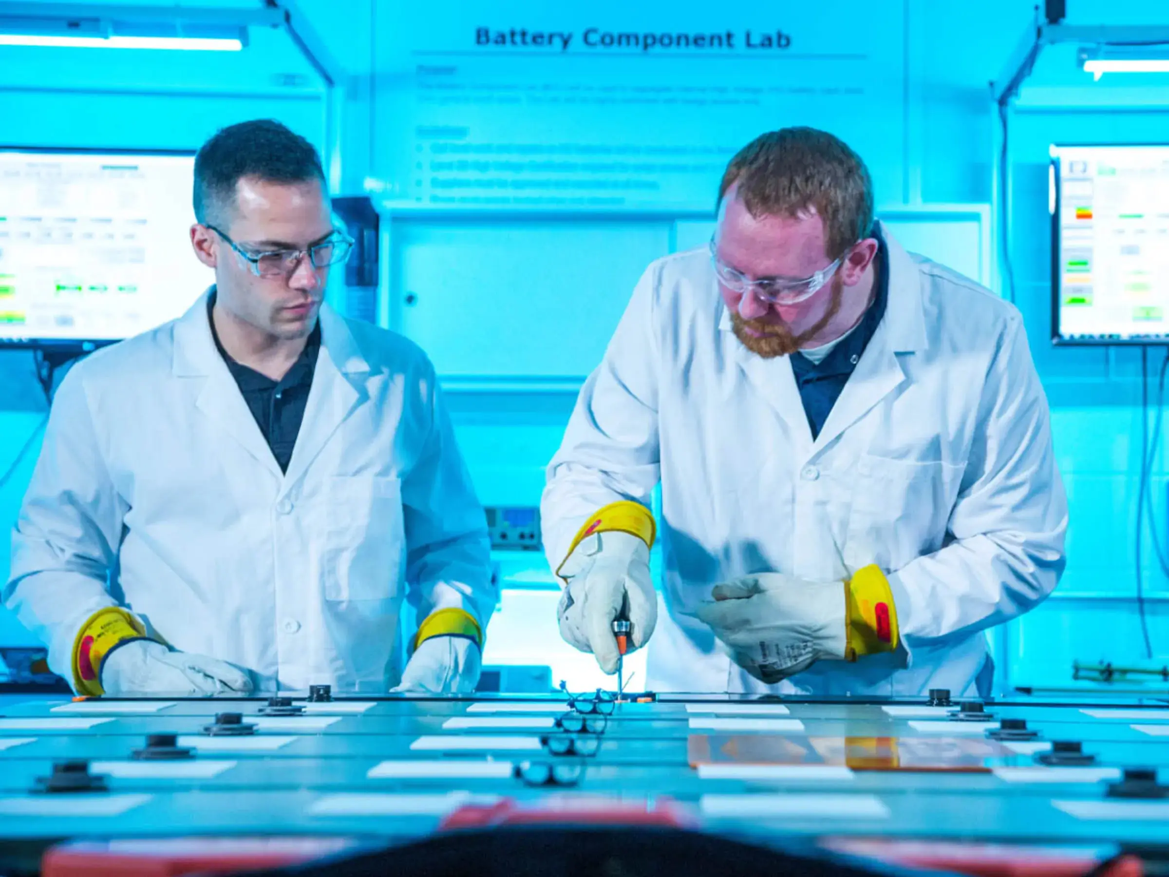 GM и Samsung SDI совместно строят завод по производству батарей — photo 16829