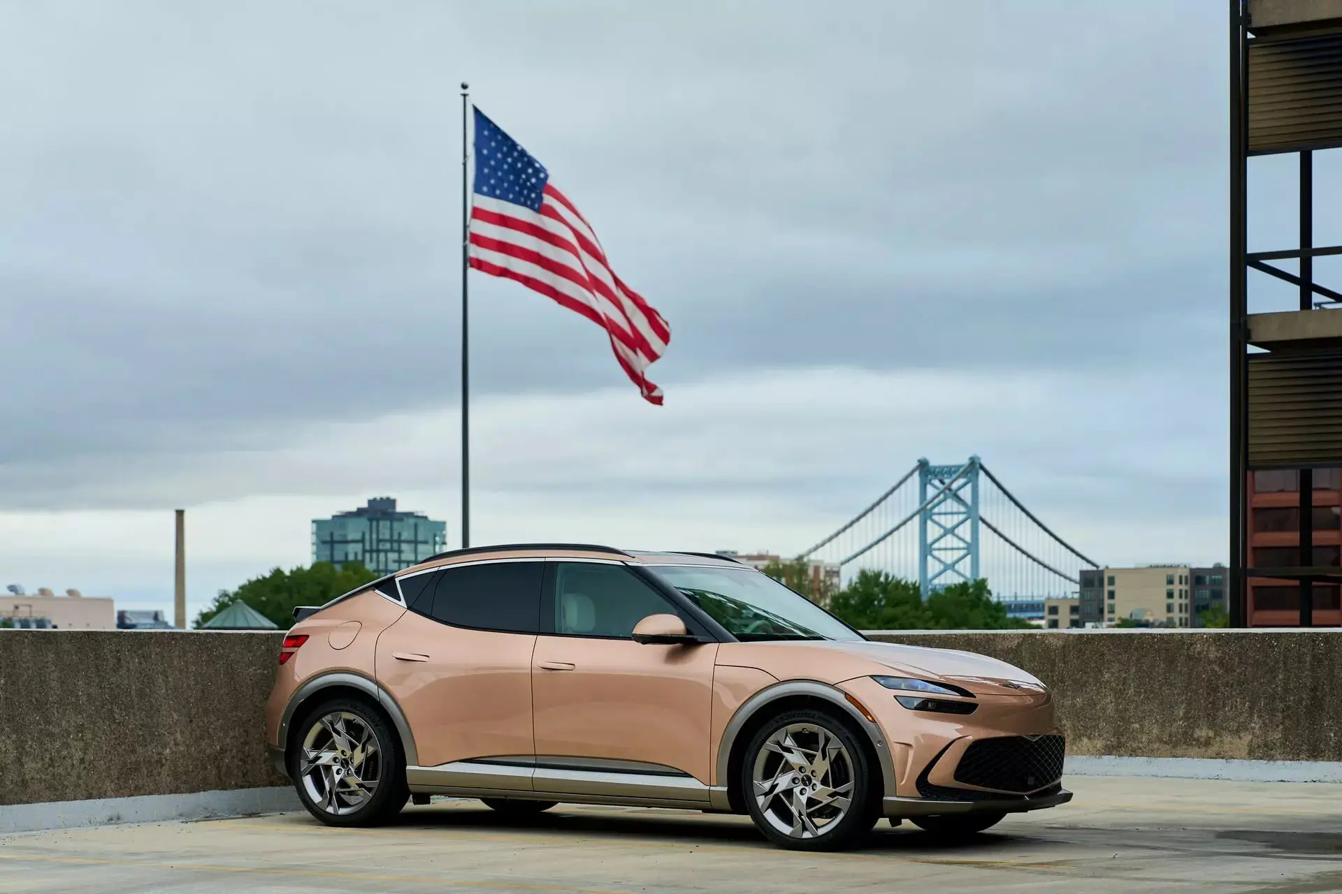 Обновленный Genesis GV60 получил новую полноприводную версию — photo 17498