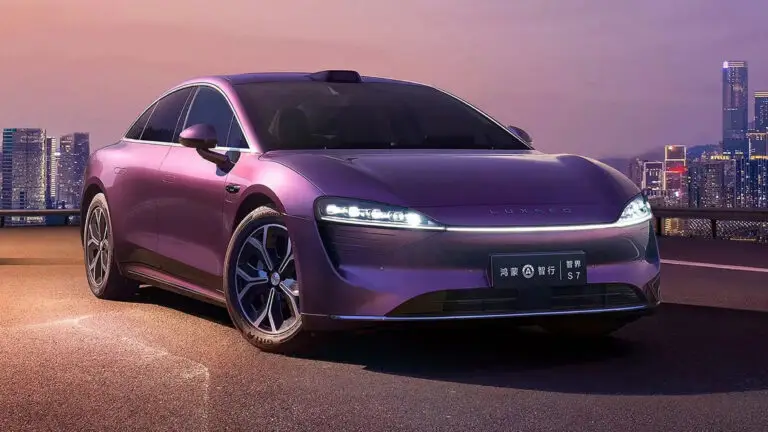 Оновлений Luxeed S7 загострює конкуренцію з Tesla Model 3 — photo 23811