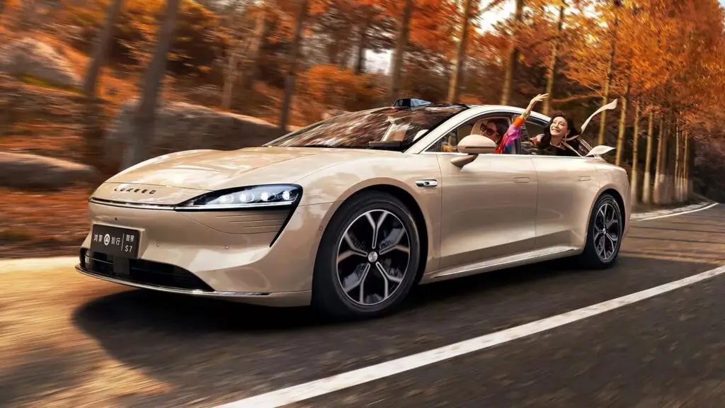 Оновлений Luxeed S7 загострює конкуренцію з Tesla Model 3 — photo 11