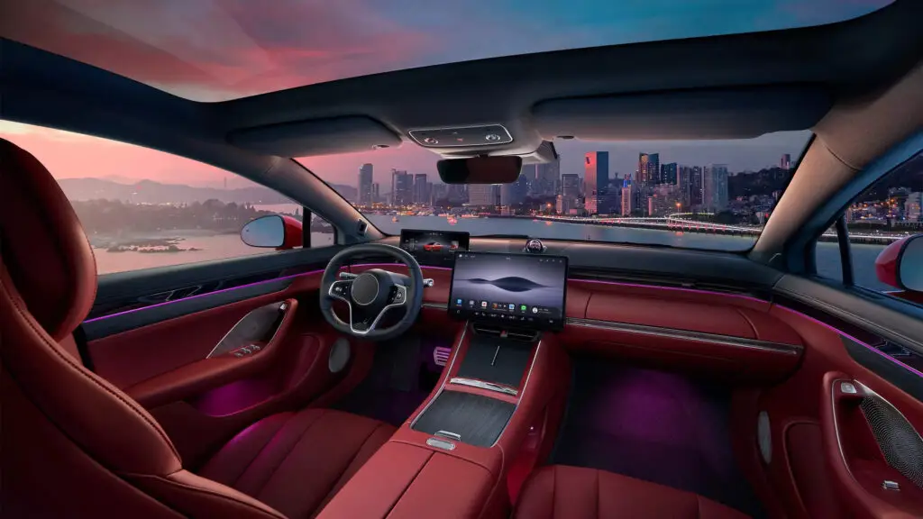 Оновлений Luxeed S7 загострює конкуренцію з Tesla Model 3 — photo 6