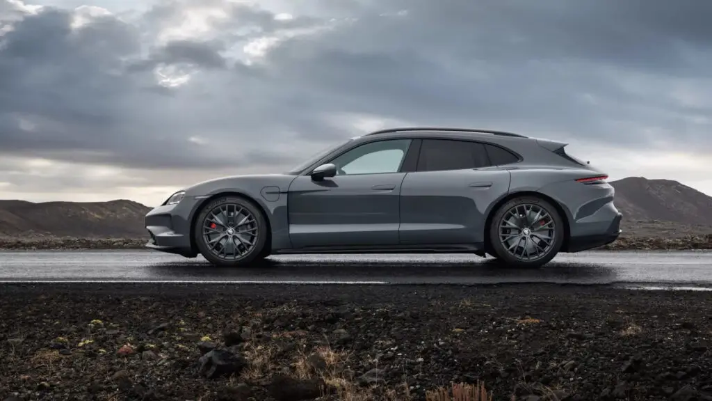 Porsche Taycan отримав дві нові комплектації — photo 3