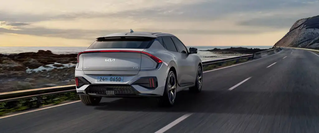 Kia презентовала обновленный спортивный кроссовер EV6 GT — photo 6