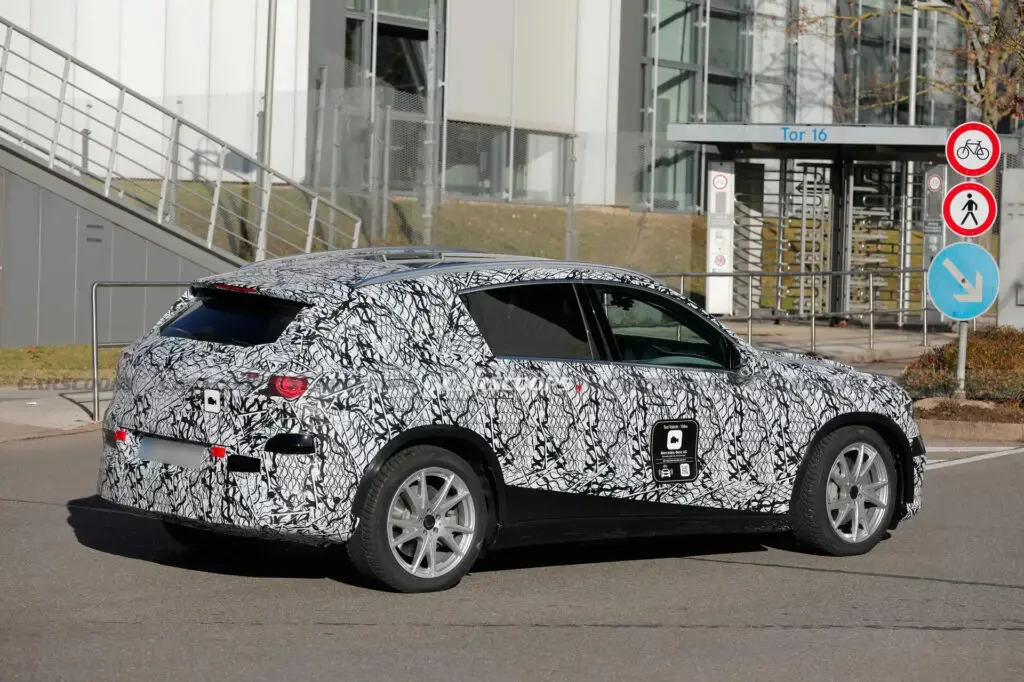 Електрокросовер Mercedes-Benz GLC EV помітили під час випробувань — photo 6
