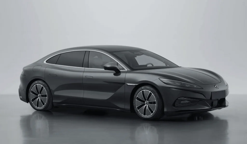 Состоялся официальный дебют седана Denza Z9 — photo 2