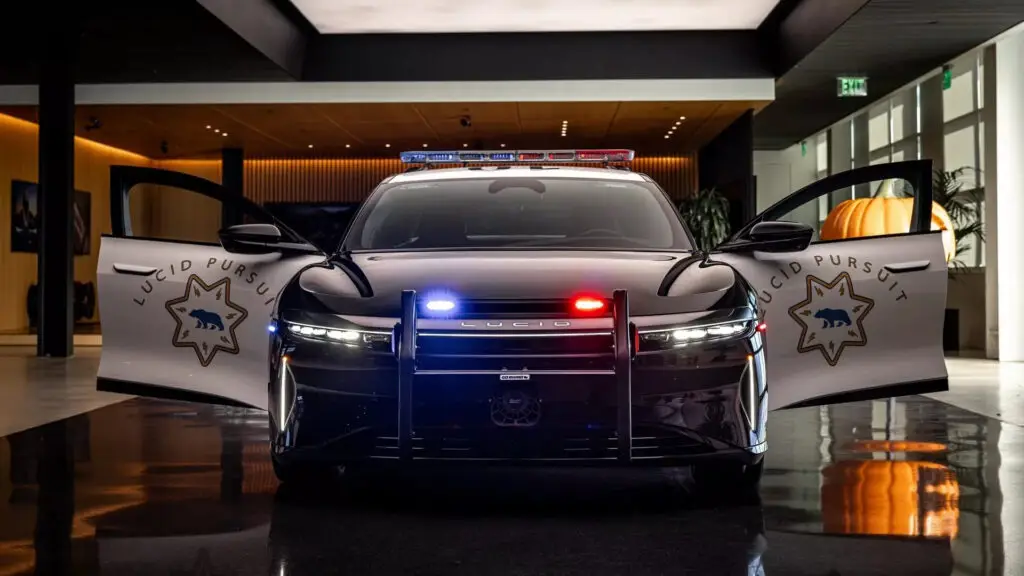 Поліцейський електромобіль Lucid Air: тест Каліфорнійського патруля — photo 3