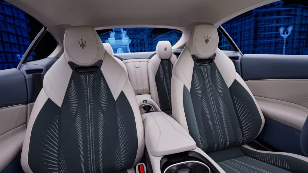 На честь 110-річчя Maserati випустила обмежену серію електричного купе GranTurismo 110 Anniversario — photo 3