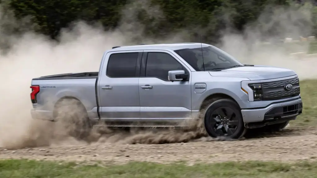 Ford відкликає F-150 Lightning через дефект рульового управління — photo 3