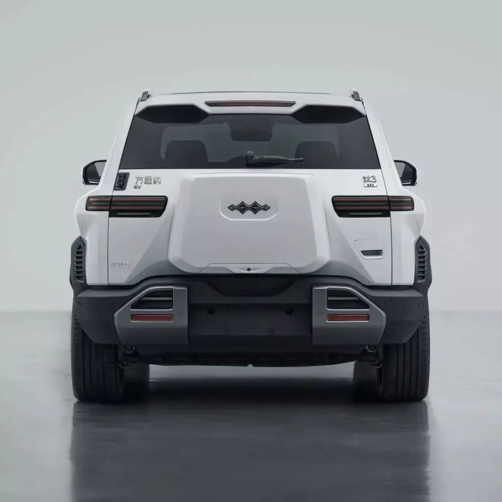 Електричний BYD Titanium 3 має бокс для транспортування дрону — photo 3