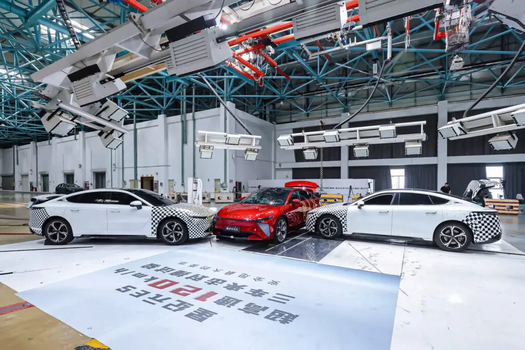 Chery провела незвичайний краш-тест електромобіля Exeed Sterra ES — photo 2