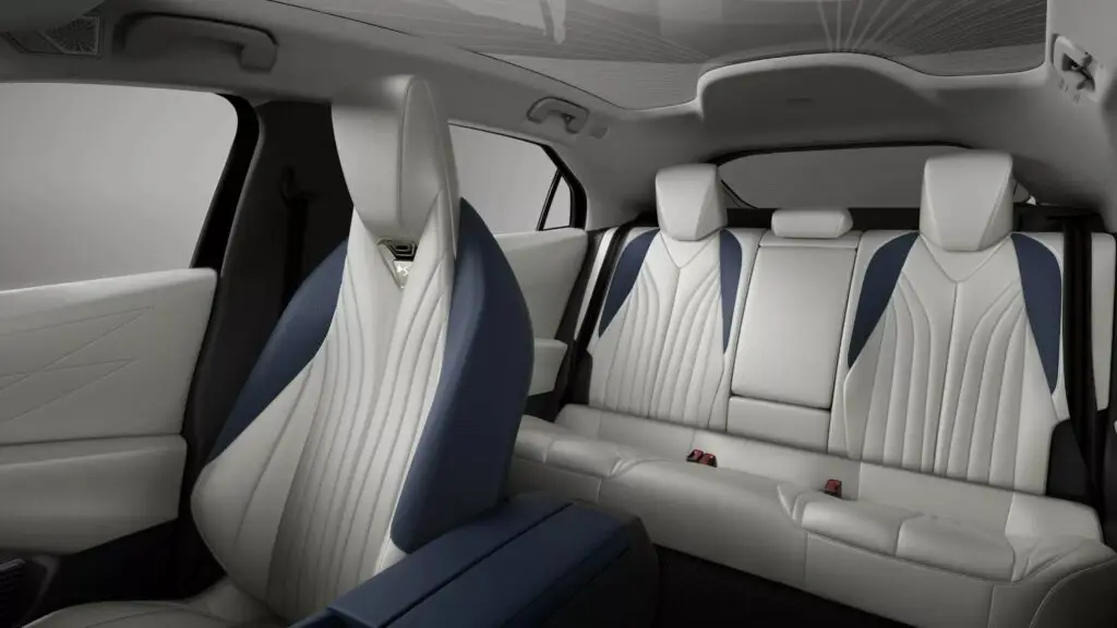 Дебютировал DS N°8 – флагманский электромобиль от DS Automobiles — photo 4