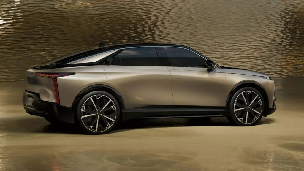 Дебютировал DS N°8 – флагманский электромобиль от DS Automobiles — photo 10