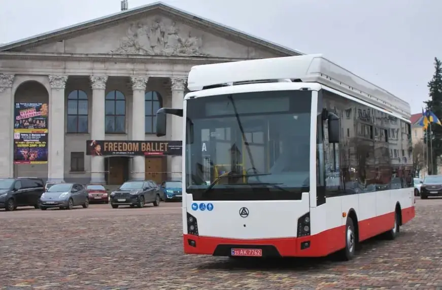 Корпорація “Еталон” представила електробус “Мальва Електро” — photo 25423