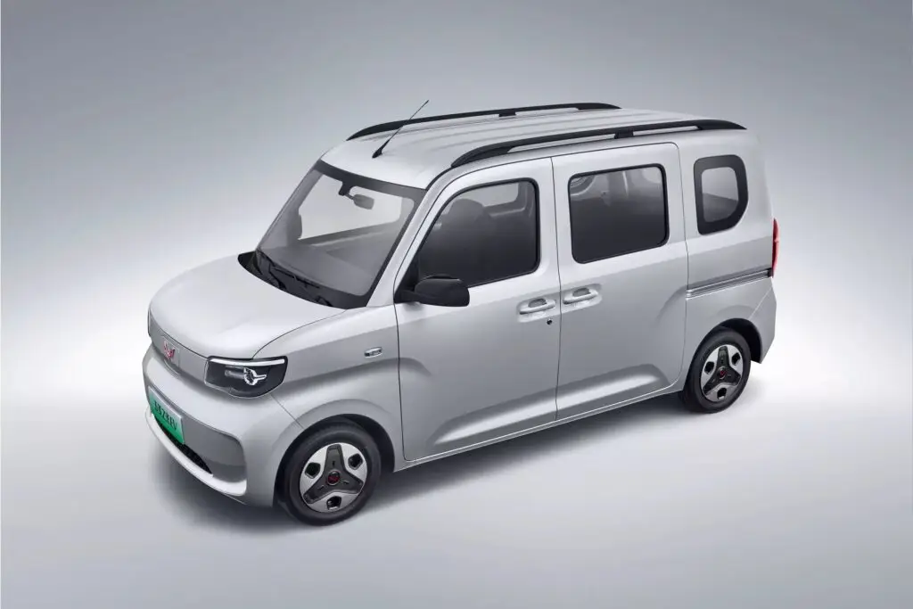 Новий електричний Wuling Sunshine EV в Китаї коштуватиме менше $7000 — photo 2