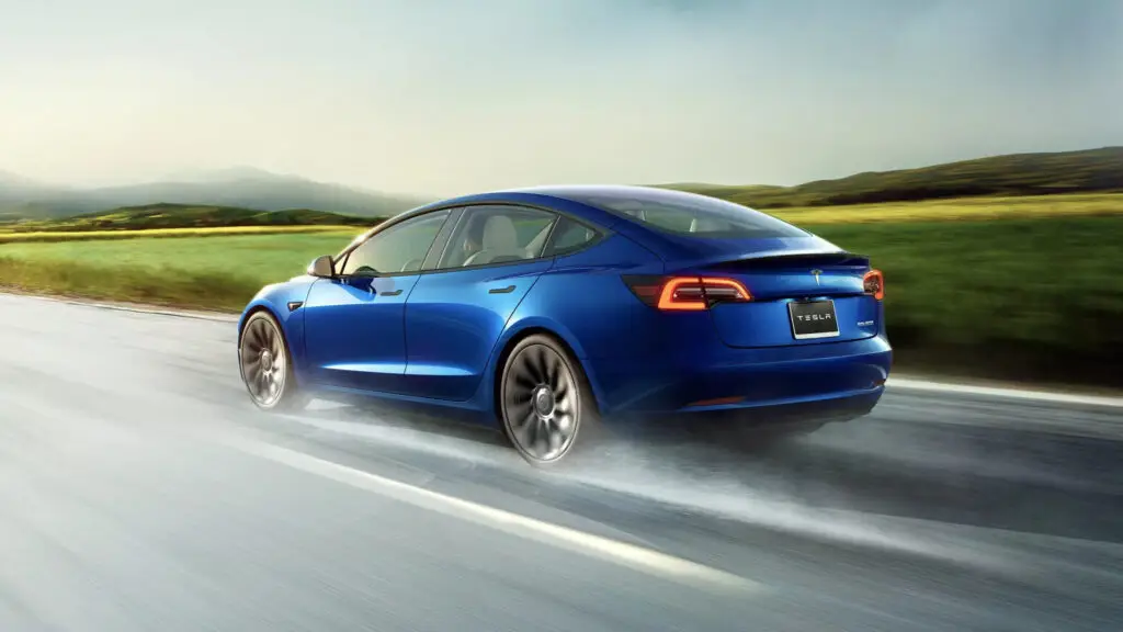 Tesla відкликає понад 1,2 млн електромобілів в Китаї — photo 4