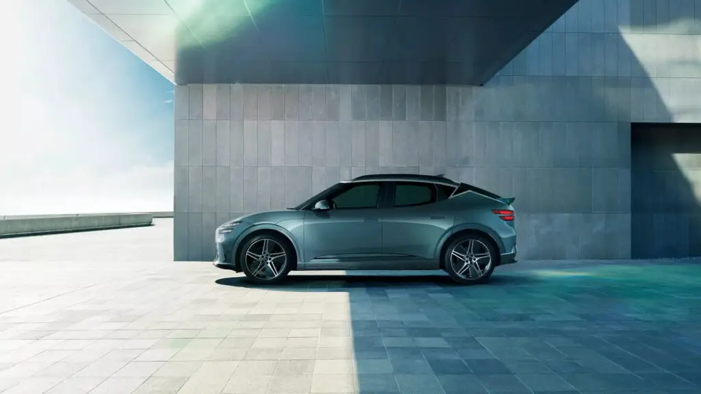 Genesis GV60 отримав більший дисплей та інші оновлення — photo 2