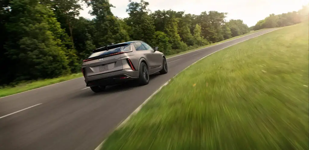 Электрический Lyriq-V – самый быстрый Cadillac в истории! — photo 7