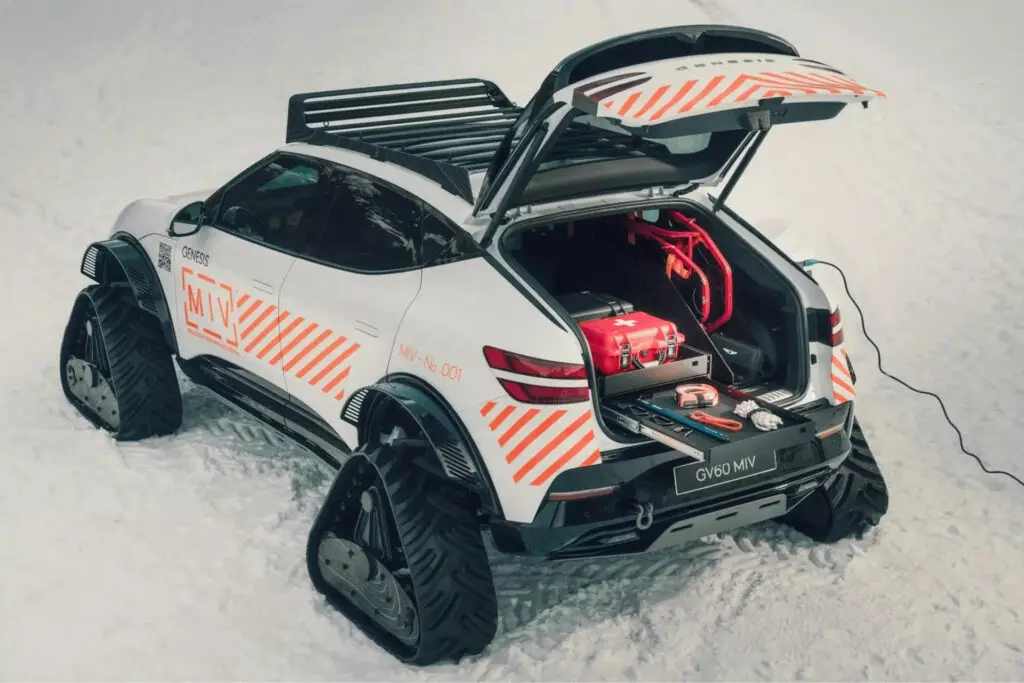 Genesis створила гусеничний GV60 для альпійських рятівників — photo 6