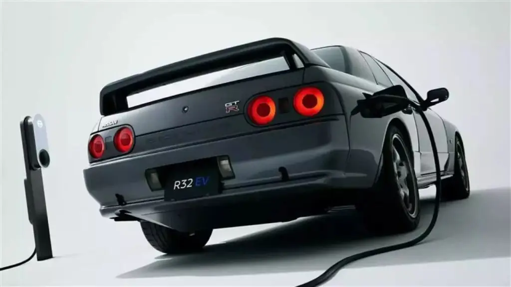 Японцы показали, как электрифицировали легендарный Nissan R32 — photo 4 Японцы показали, как электрифицировали легендарный Nissan R32 — photo 4