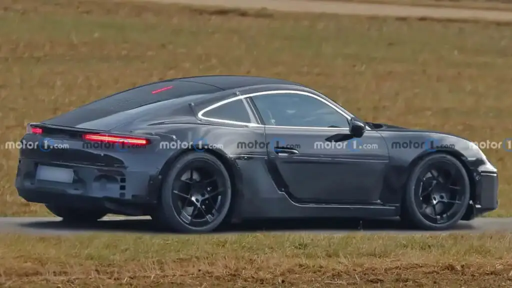 Шпигунські фото показали Porsche 718 Cayman EV майже без камуфляжу — photo 4