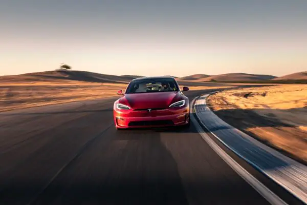 Згідно з дослідженням, водії Tesla – найгірші у США — photo 30746