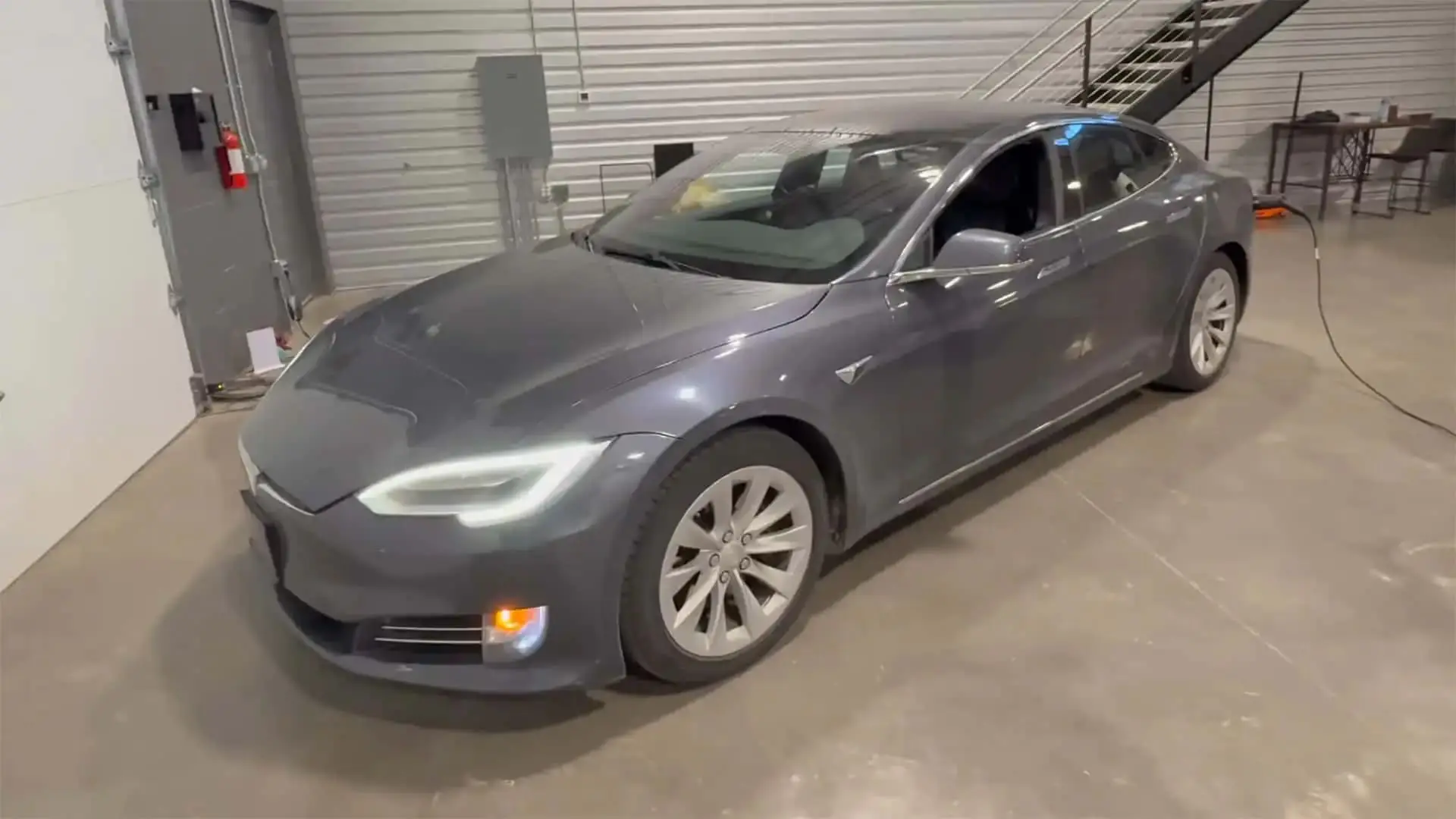 Как чувствует себя Tesla Model S после 400 000 км пробега? — photo 31252