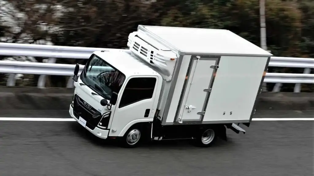 Isuzu відкриває завод електровантажівок у США — photo 6