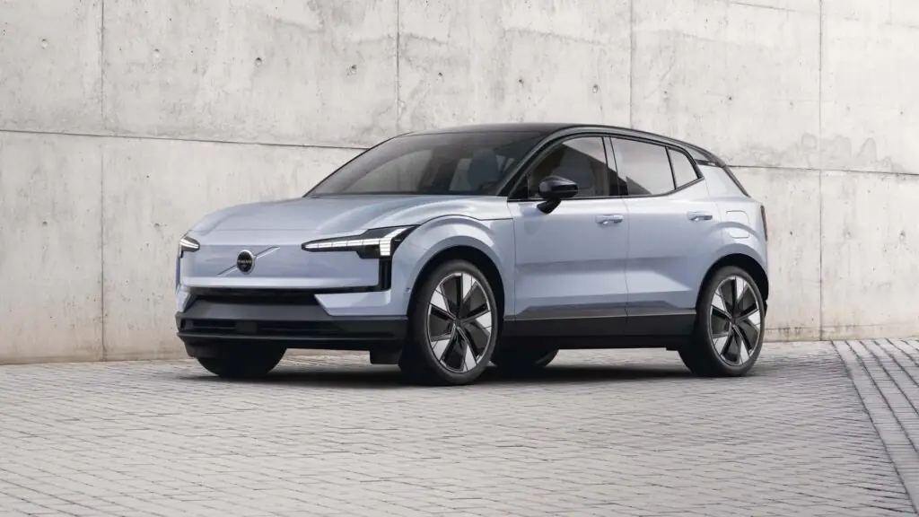 Volvo додає Plug & Charge та оновлену мультимедійну систему — photo 4