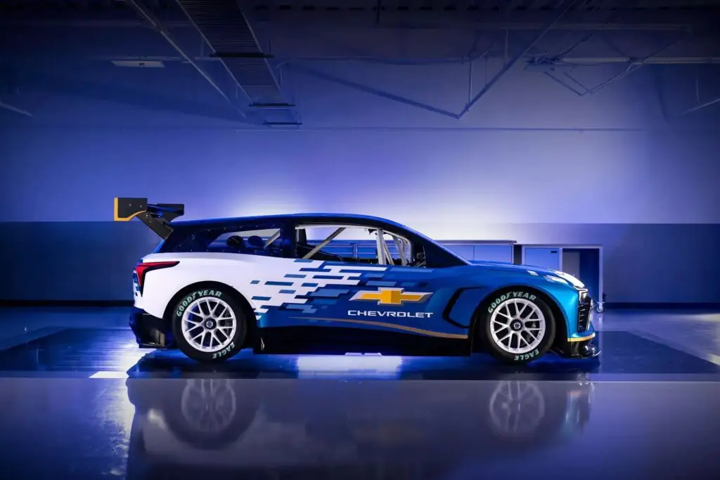 Chevrolet показала Blazer EV.R NASCAR: електромонстр потужністю 1300 к.с. — photo 6