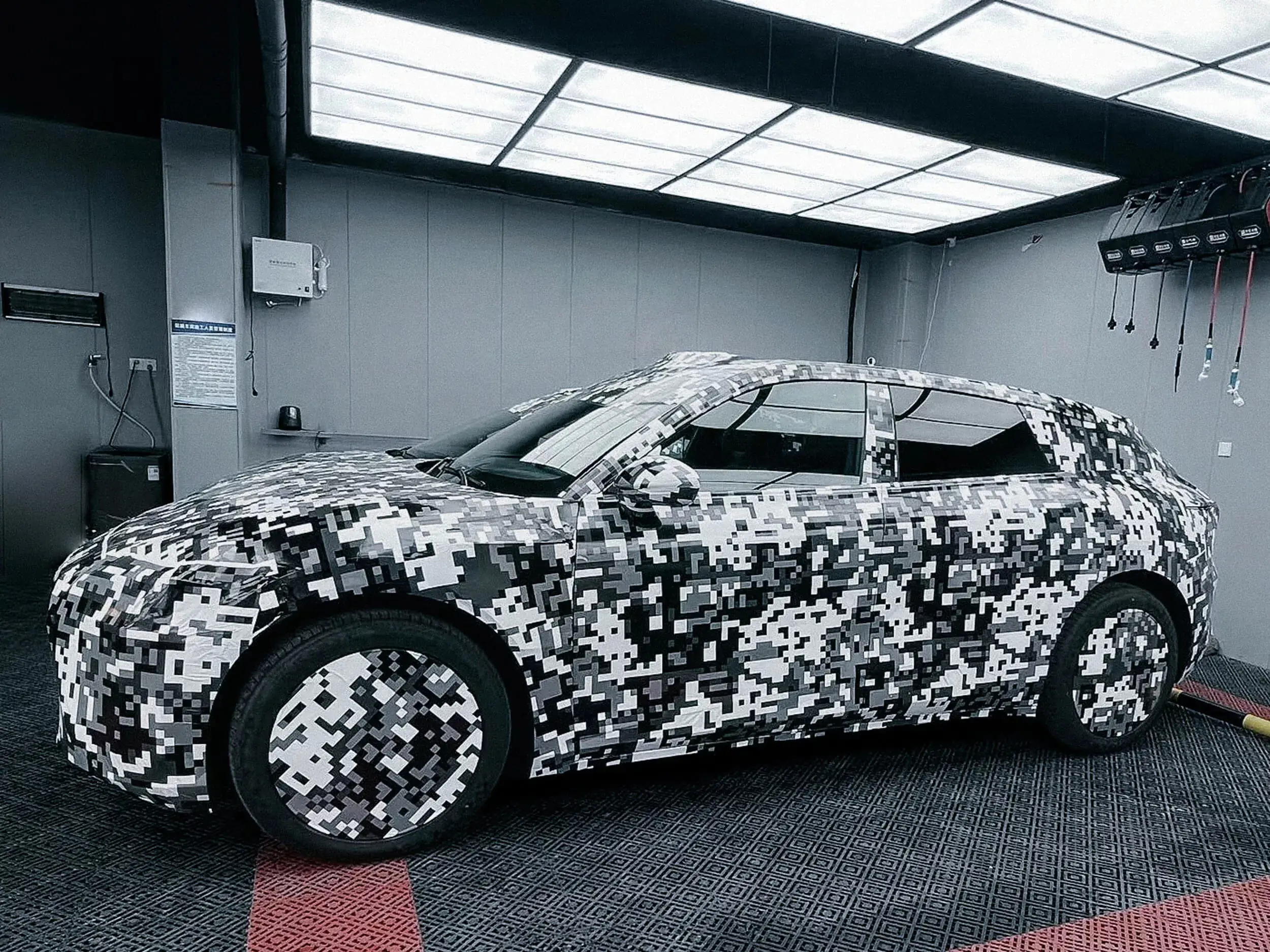 Faraday Future готує стильний електрокросовер FX 6 — photo 31787