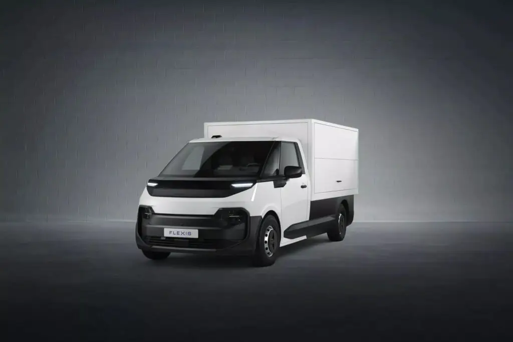 Renault і Volvo представили три спільні електричні фургони — photo 5