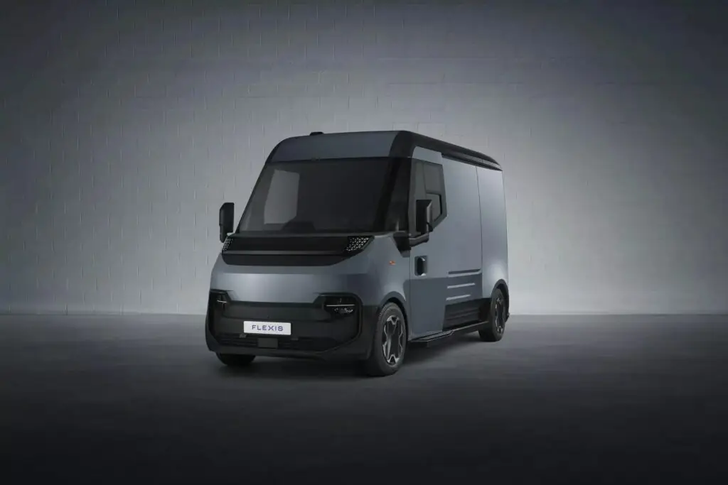 Renault і Volvo представили три спільні електричні фургони — photo 11