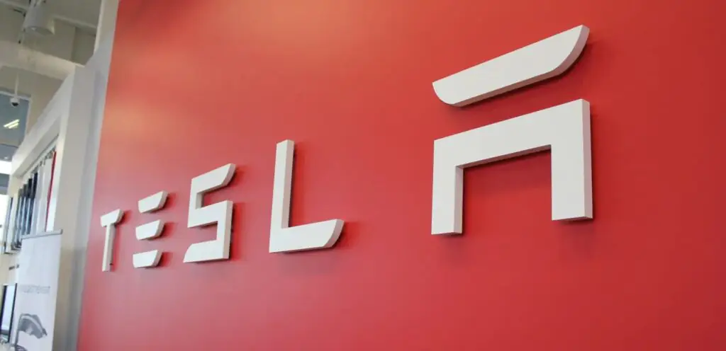 Nissan розглядає можливість залучення інвестицій від Tesla — photo 2