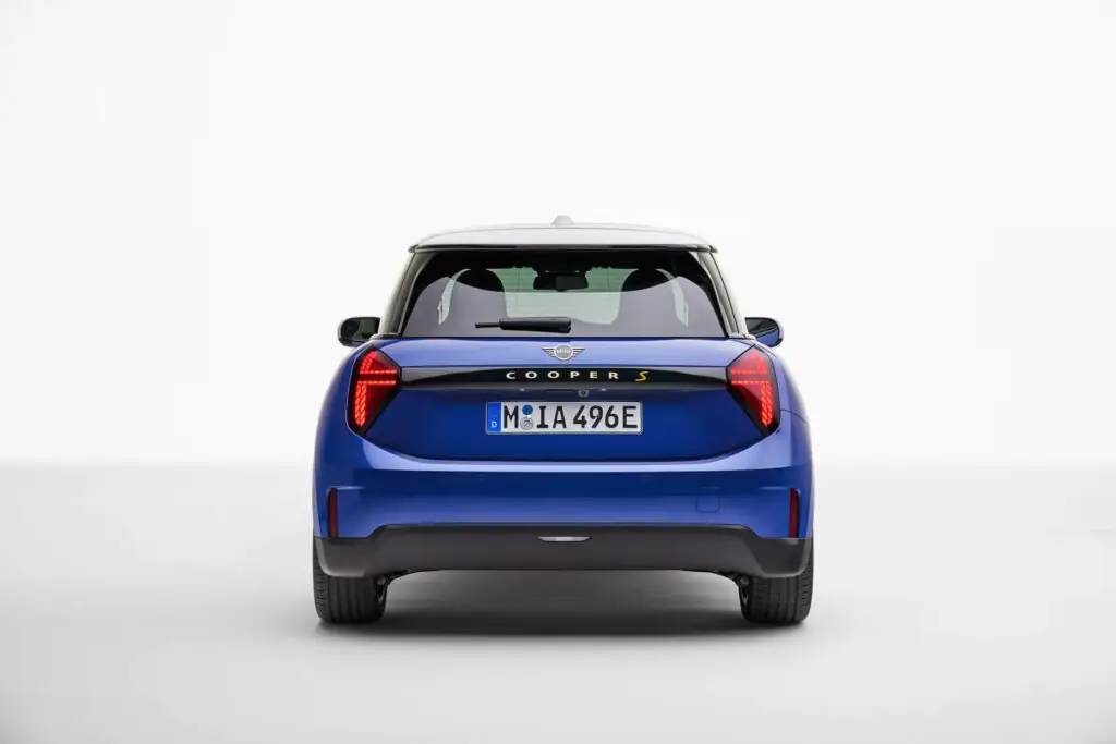 BMW откладывает производство электрических MINI в Великобритании: что произошло? — photo 4