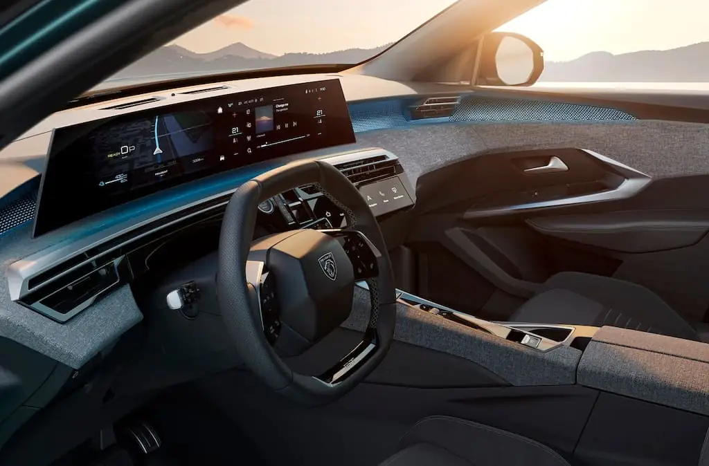 Peugeot E-3008 та E-5008 стали ще потужнішими — photo 3
