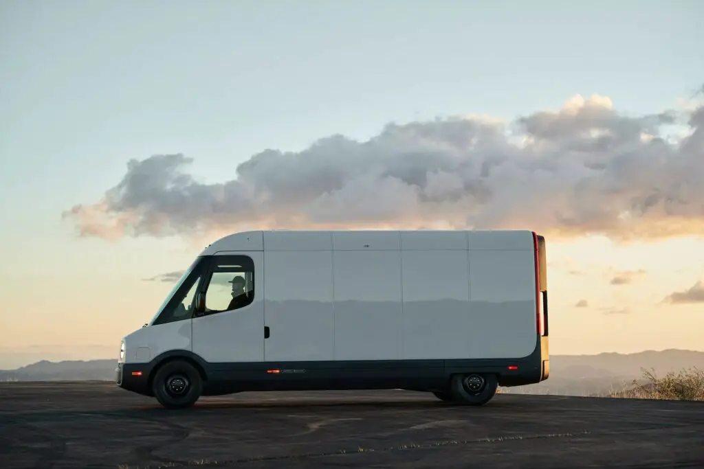 Rivian відкриває продажі електрофургонів, але чи варті вони $80 000? — photo 2