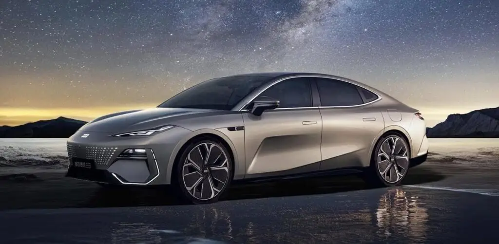 Geely G-Pilot – новий гравець на ринку автономного водіння Китаю — photo 3