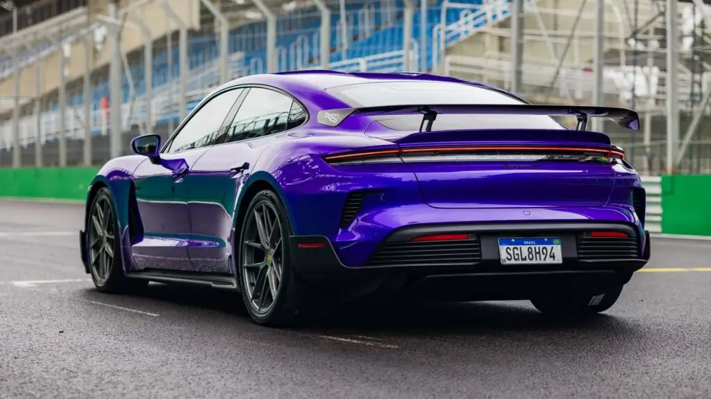 Porsche Taycan Turbo GT випередив 911 Turbo S на трасі Формули-1 — photo 6