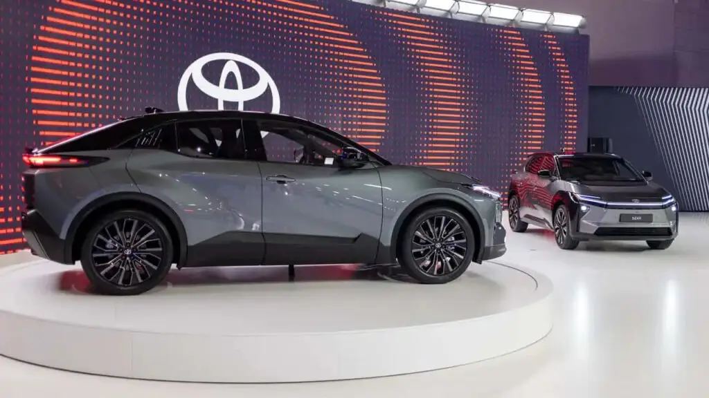 Toyota внедряет крупные обновления в свои электромобили — photo 11