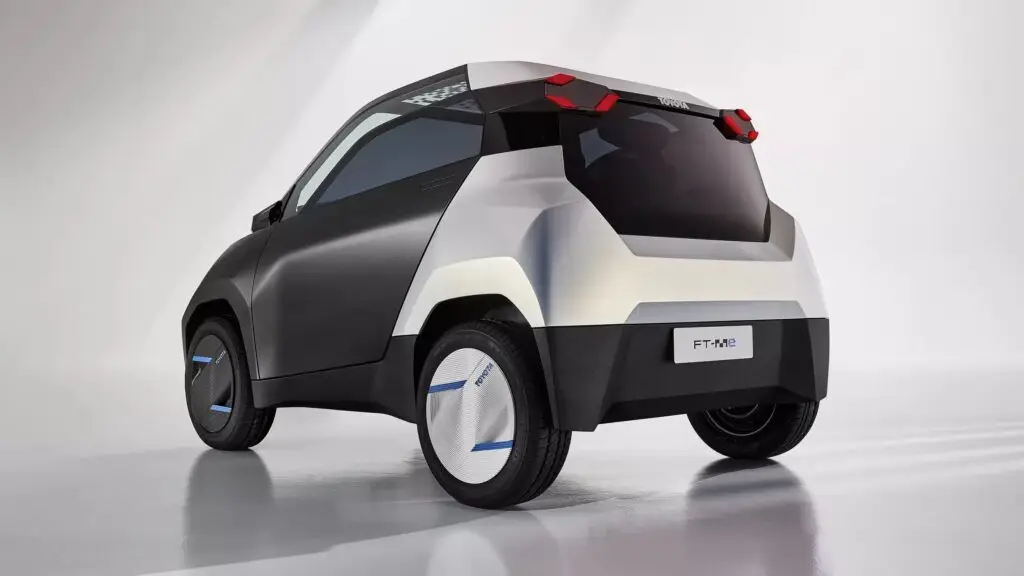 Компактний електрокар Toyota FT-Me може заряджатися від сонця — photo 4