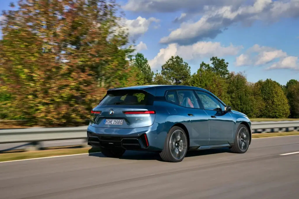 Електричний кросовер BMW iX став більш ефективним — photo 4