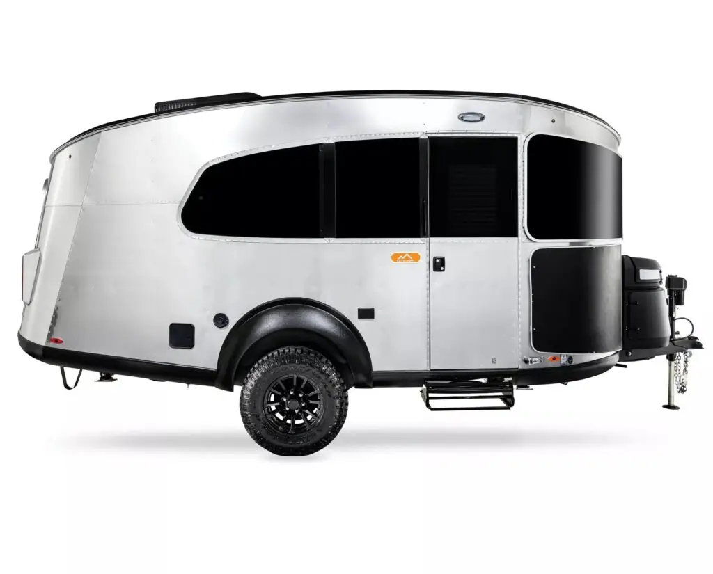 Airstream Basecamp 20Xe – автономний кемпер для електромобілістів — photo 2