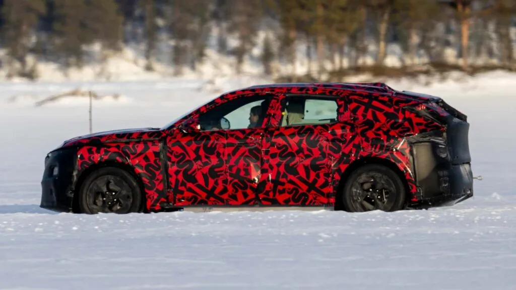 Електричний SUV Alfa Romeo Stelvio вже проходить випробування — photo 2
