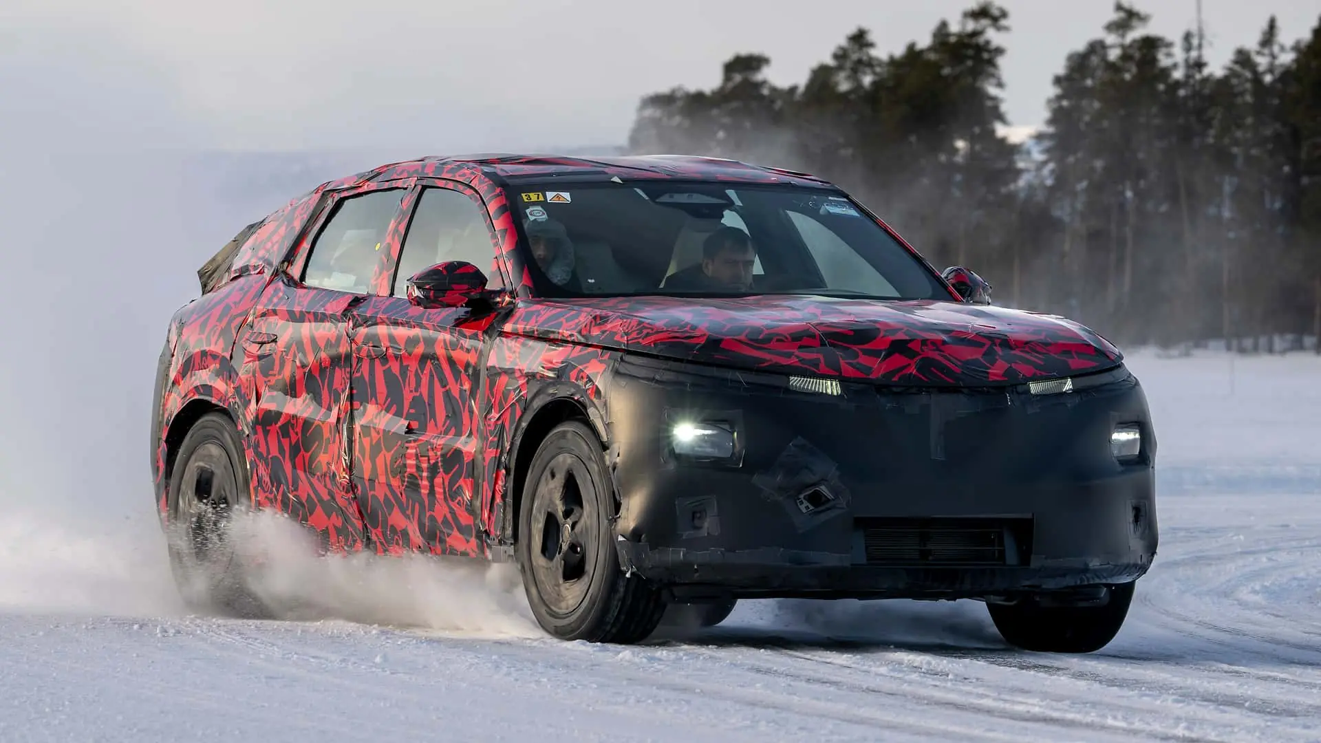 Електричний SUV Alfa Romeo Stelvio вже проходить випробування — photo 35322